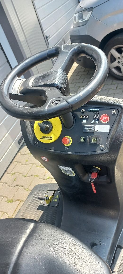Zamiatarka karcher 100/100 R