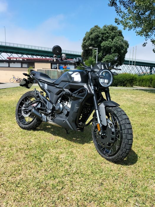 Zontes GK125 como nova