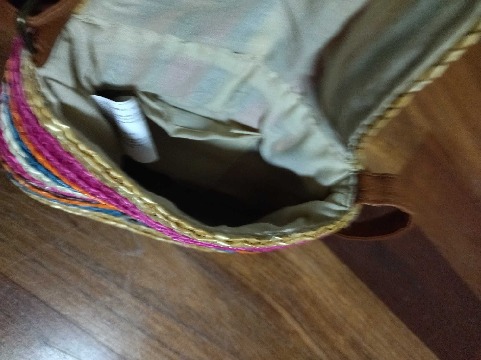 Bolsa de tiracolo em palhinha