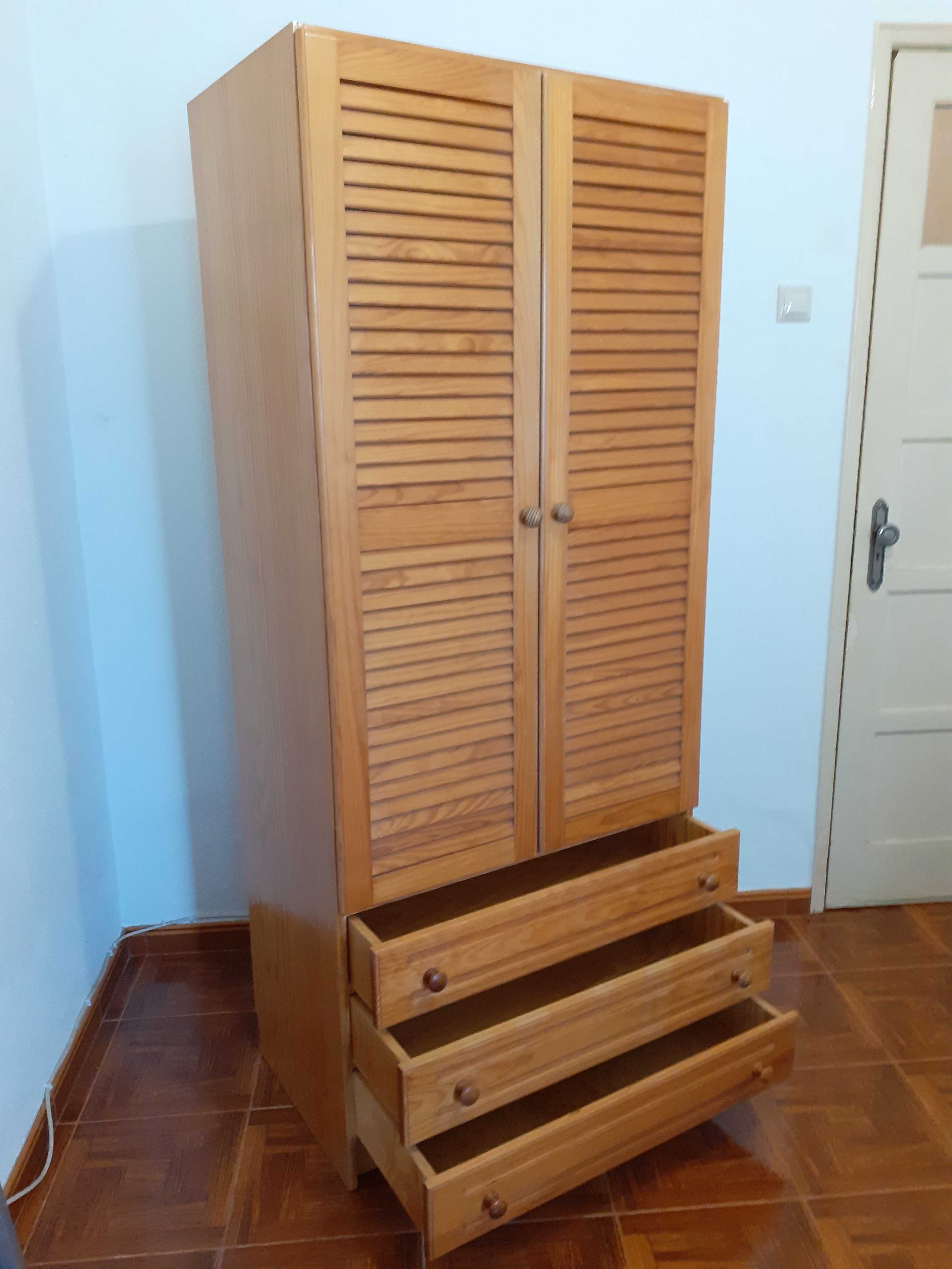 Roupeiro, em pinho, 80x190x50cm - Amadora