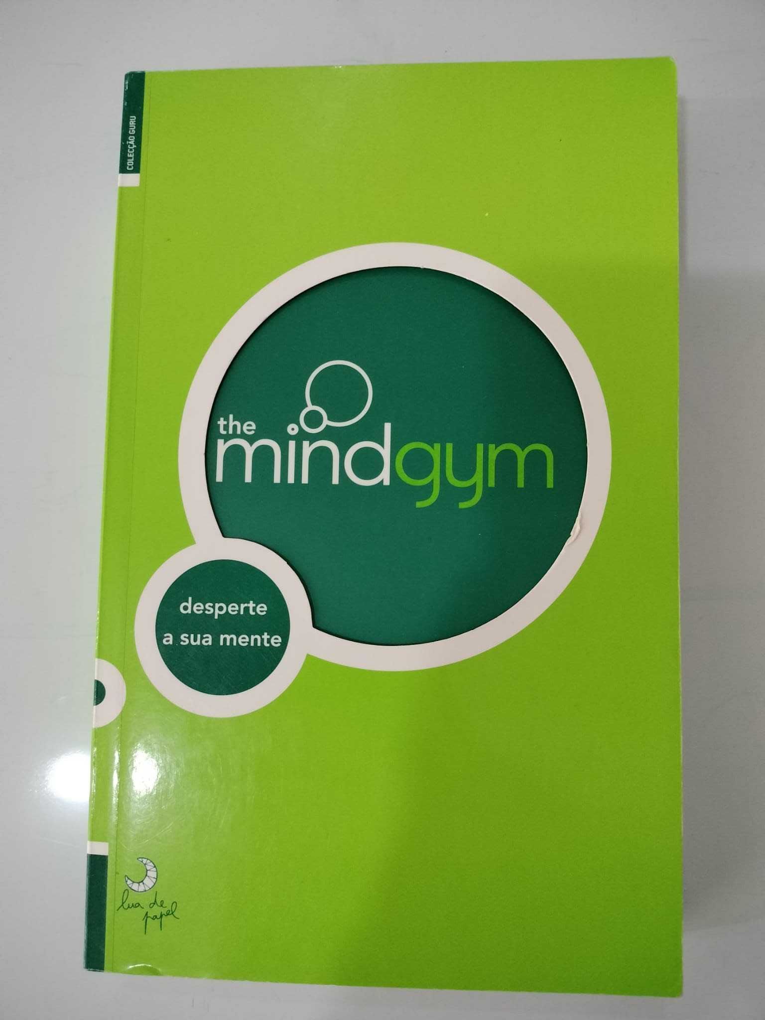 Livros para adultos/jovens adultos.