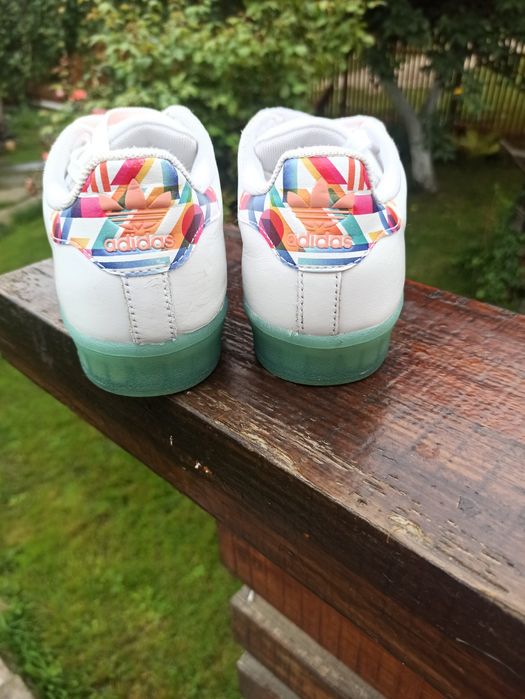 Кросівки Adidas superstar , жіночі.Розмір 37,5.