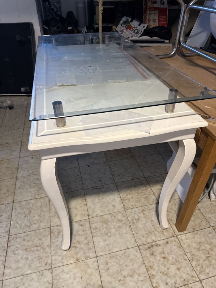 Mesa com tampo de vidro feita por encomenda