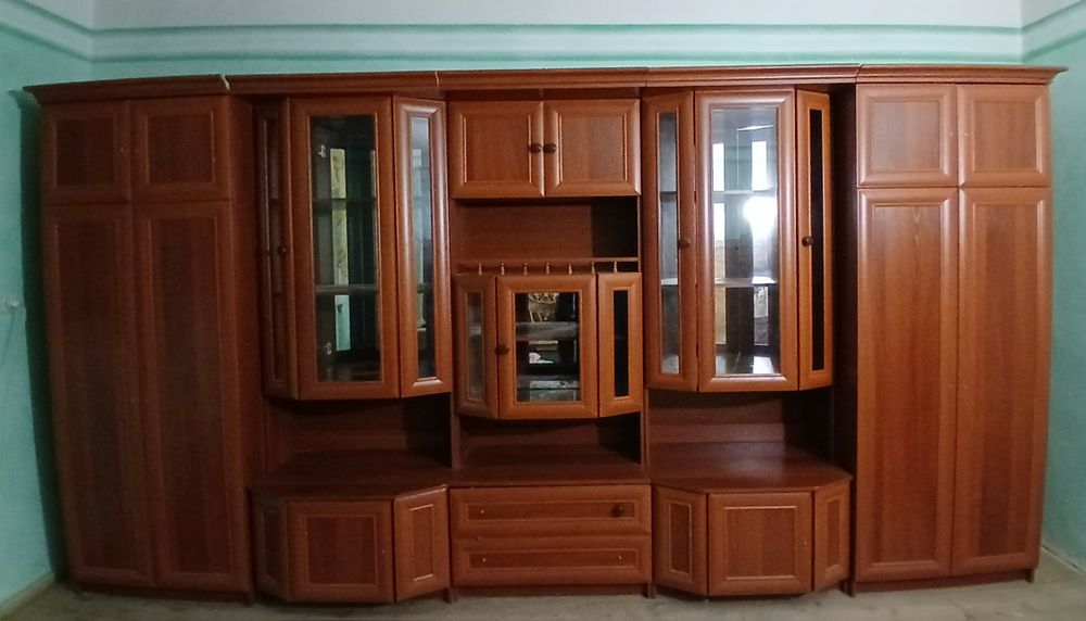 Продається Стінка