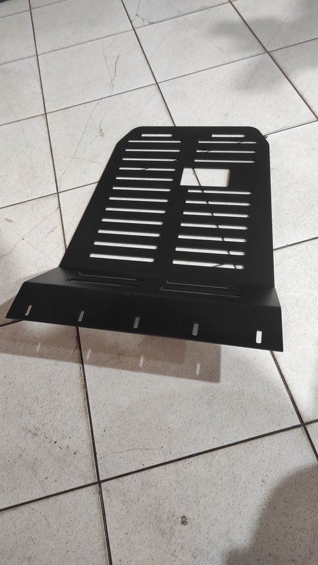 Osłona BMW E34 osłona pod silnik osłona pod miskę BMW E34 miska m50 m6