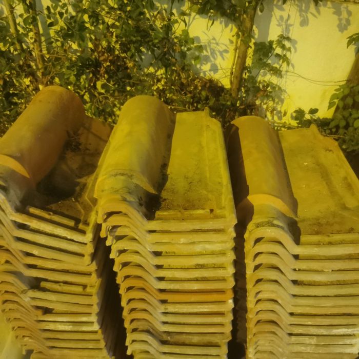 Telha lusa vermelha, 100 unidades