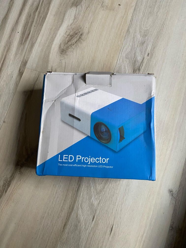Projektor LED
Obrazy dotyczące bezpieczeństwa|Kontakty
Ws