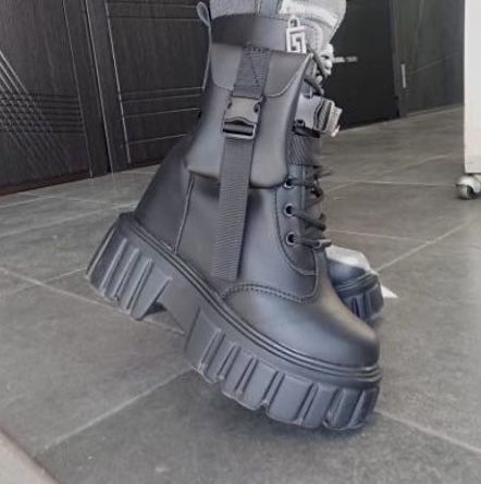 Женские демисезонние ботинки, сапожки черные на платформе