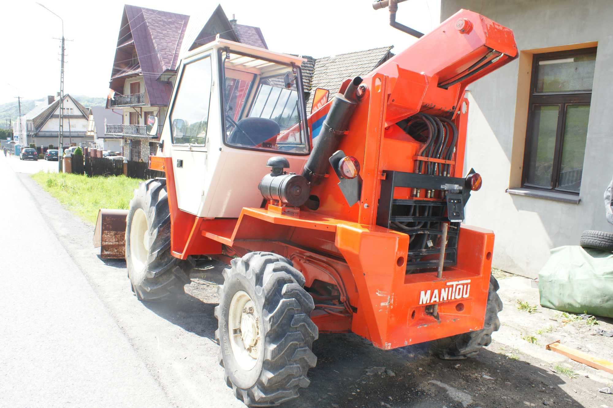 ŁADOWARKA TELESKOPOWA MANITOU MT 425 CP stan bdb  2500kg 6,75m