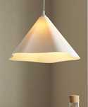 Lampa wisząca IKEA zaskakuje swoim asymetrycznym kształtem