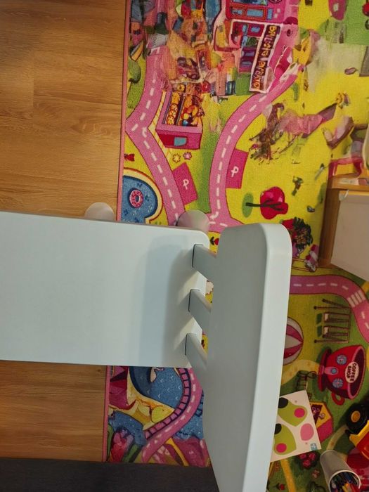 Stolik z krzesełkiem Ikea Mamut jak nowy!