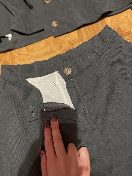 Костюм , вкорочений піджак та юбка шорти