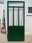 Porta em ferro envidraçada muito resistente