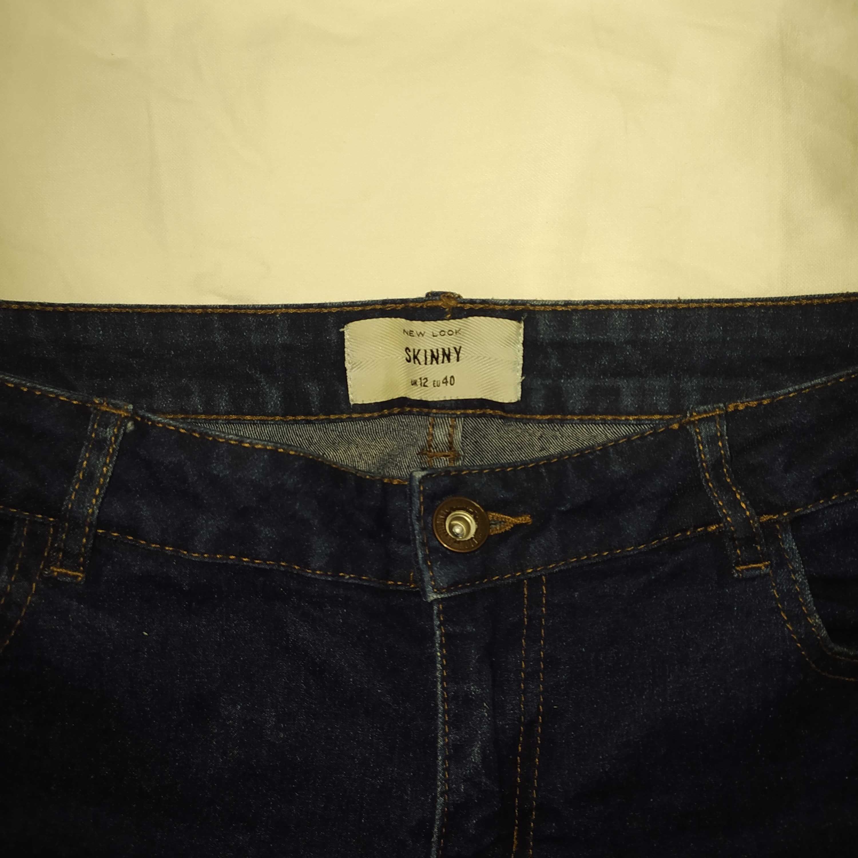 Укороченные узкие джинсы темно синего цвета бренда New Look
