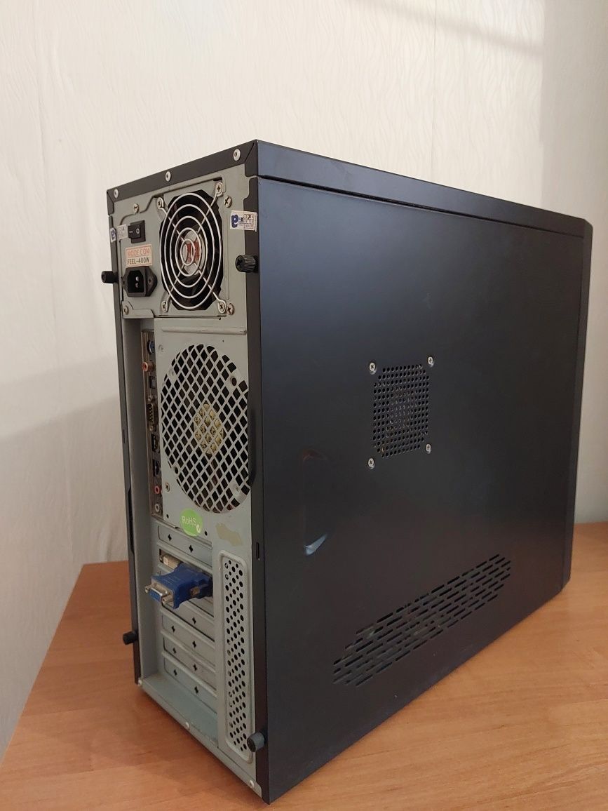 Komputer stacjonarny Intel Pentium D .