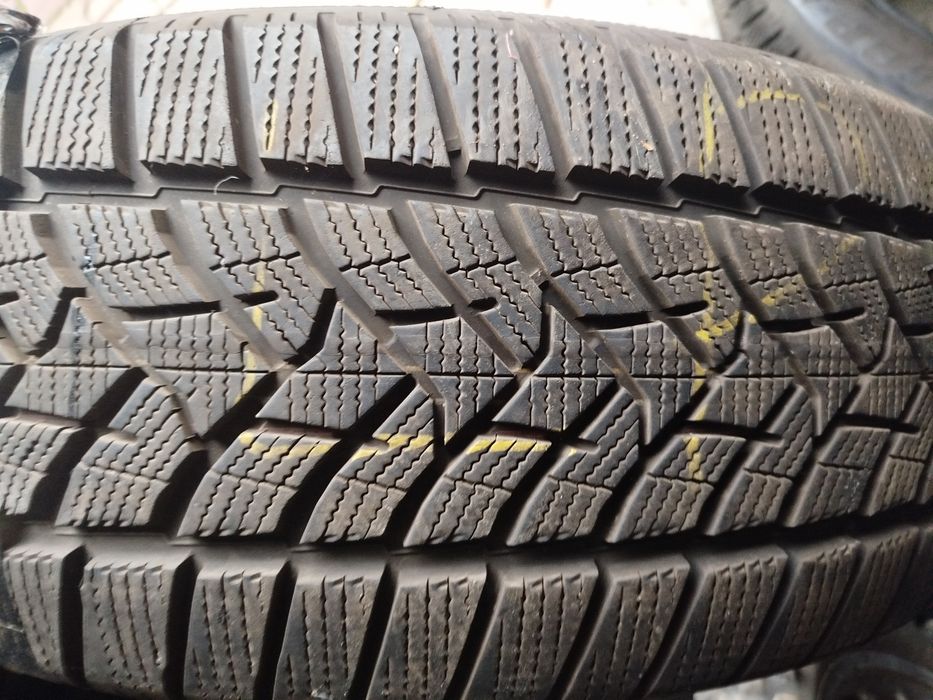 Sprzedam opony zimowe 235/55/19 Dunlop 2019rok