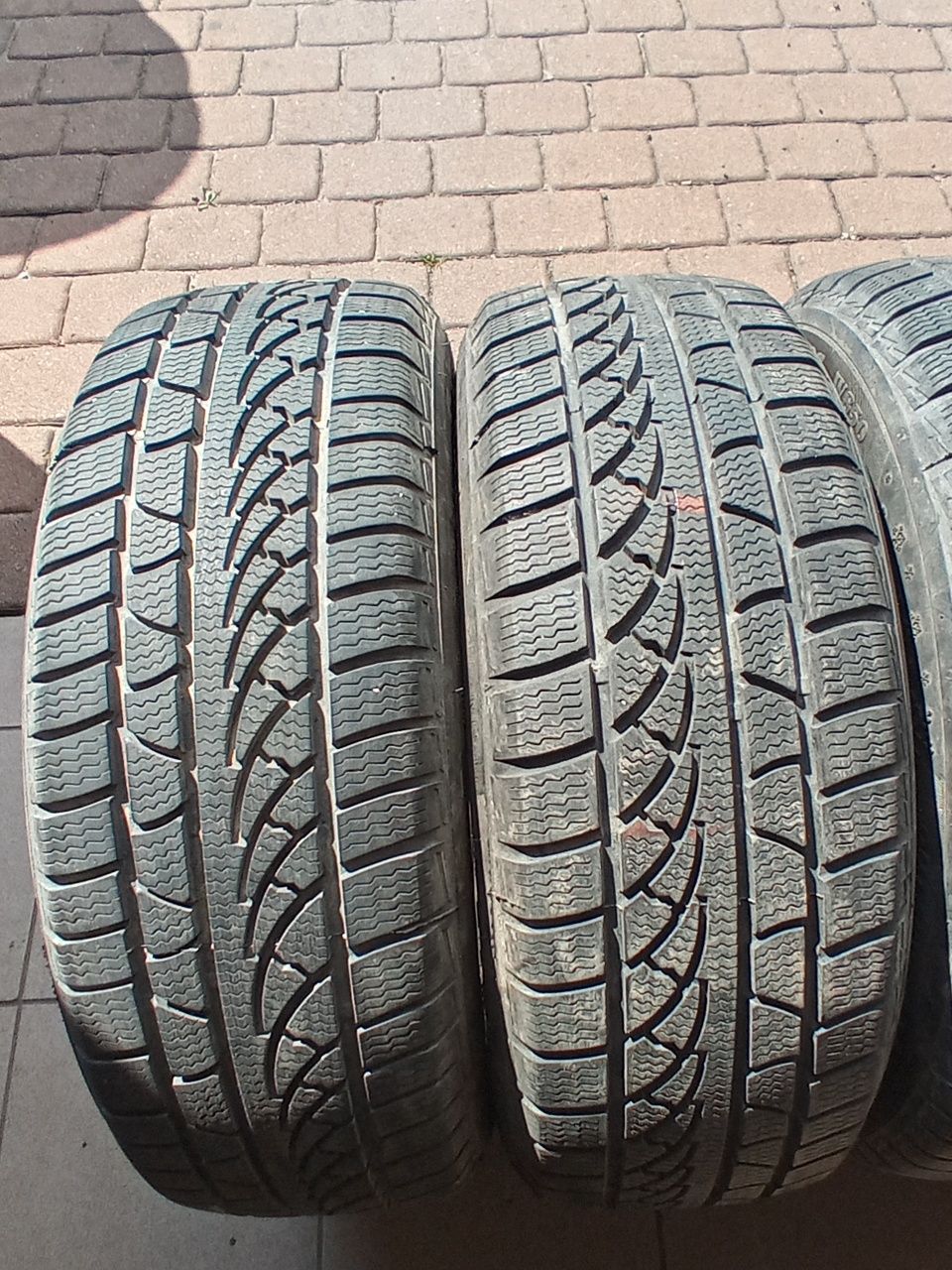 Opony zimowe 205/60R16