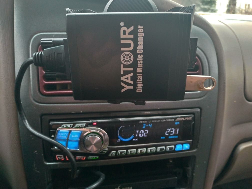 Alpine CDA-7894 +адаптор USB-Bluetooth-AUX Pioneer