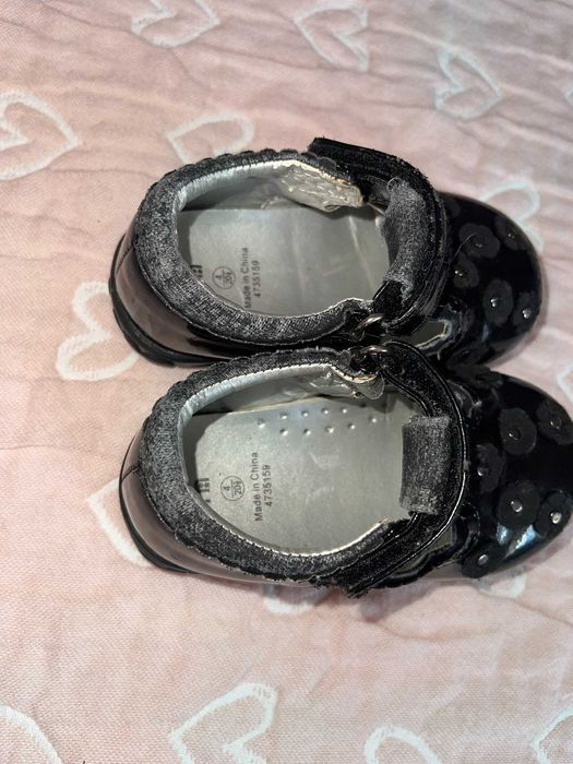 Туфельки на дівчинку