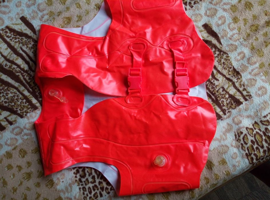 Жилет для плавания