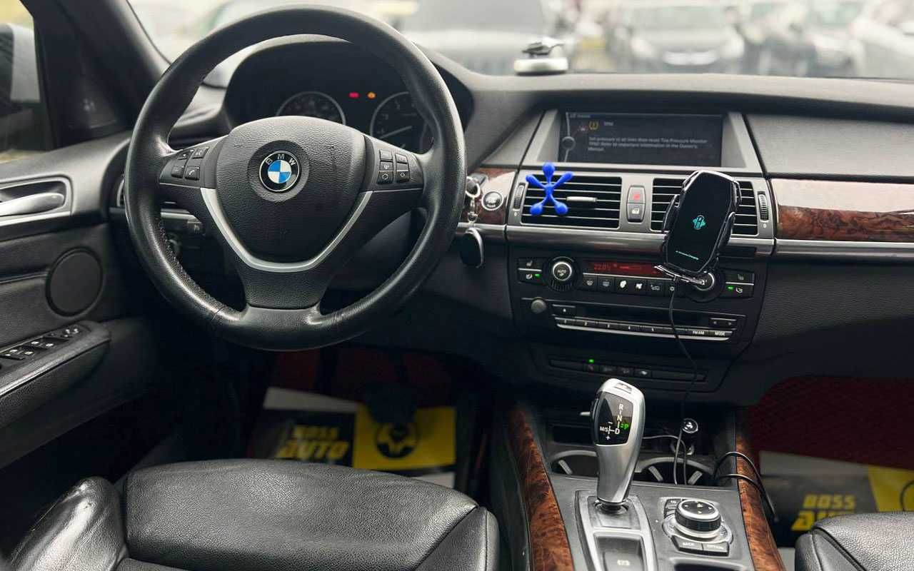 BMW X5 2010 року