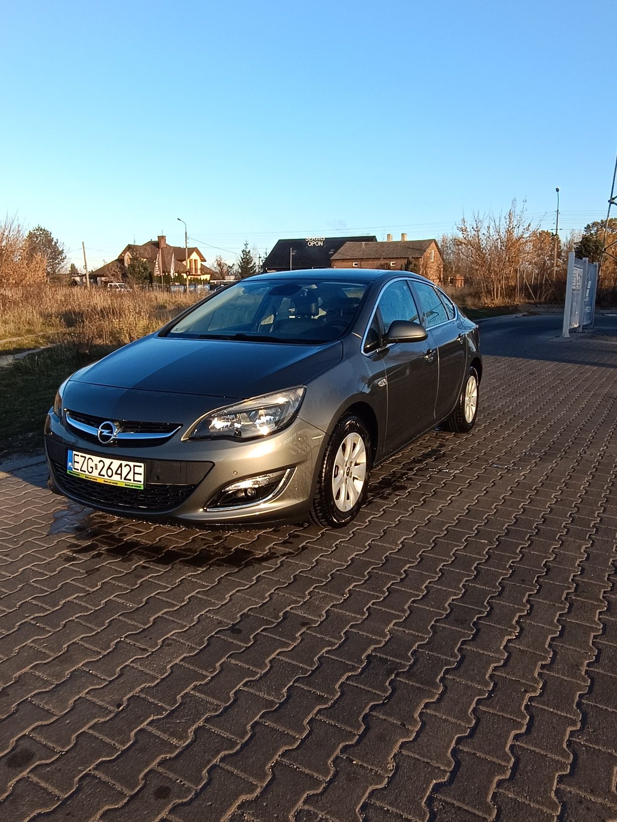 Opel Astra 1,4 turbo 140km LPG.