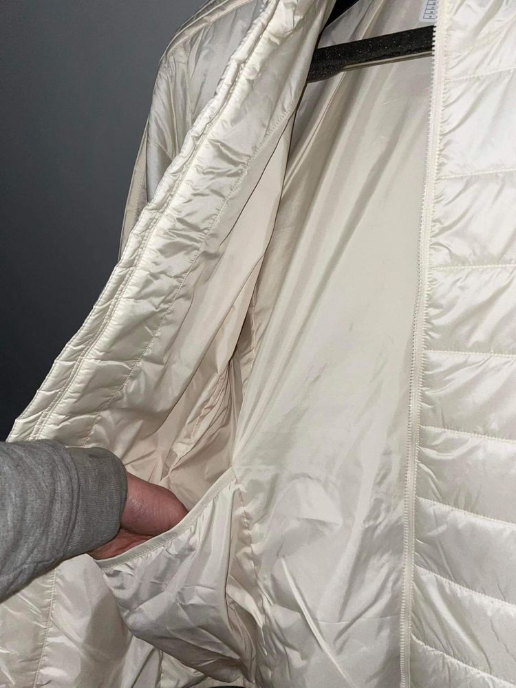 Beżowo/biała kurtka pikowana ADIDAS