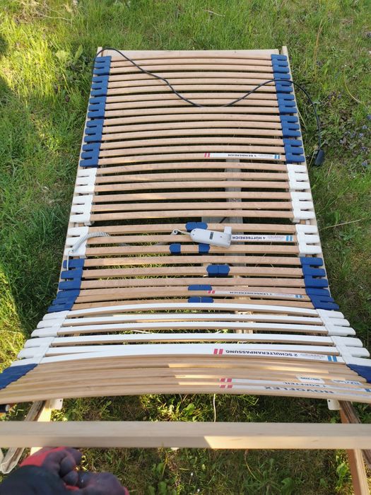 Stelaż do łóżka z podnośnikiem