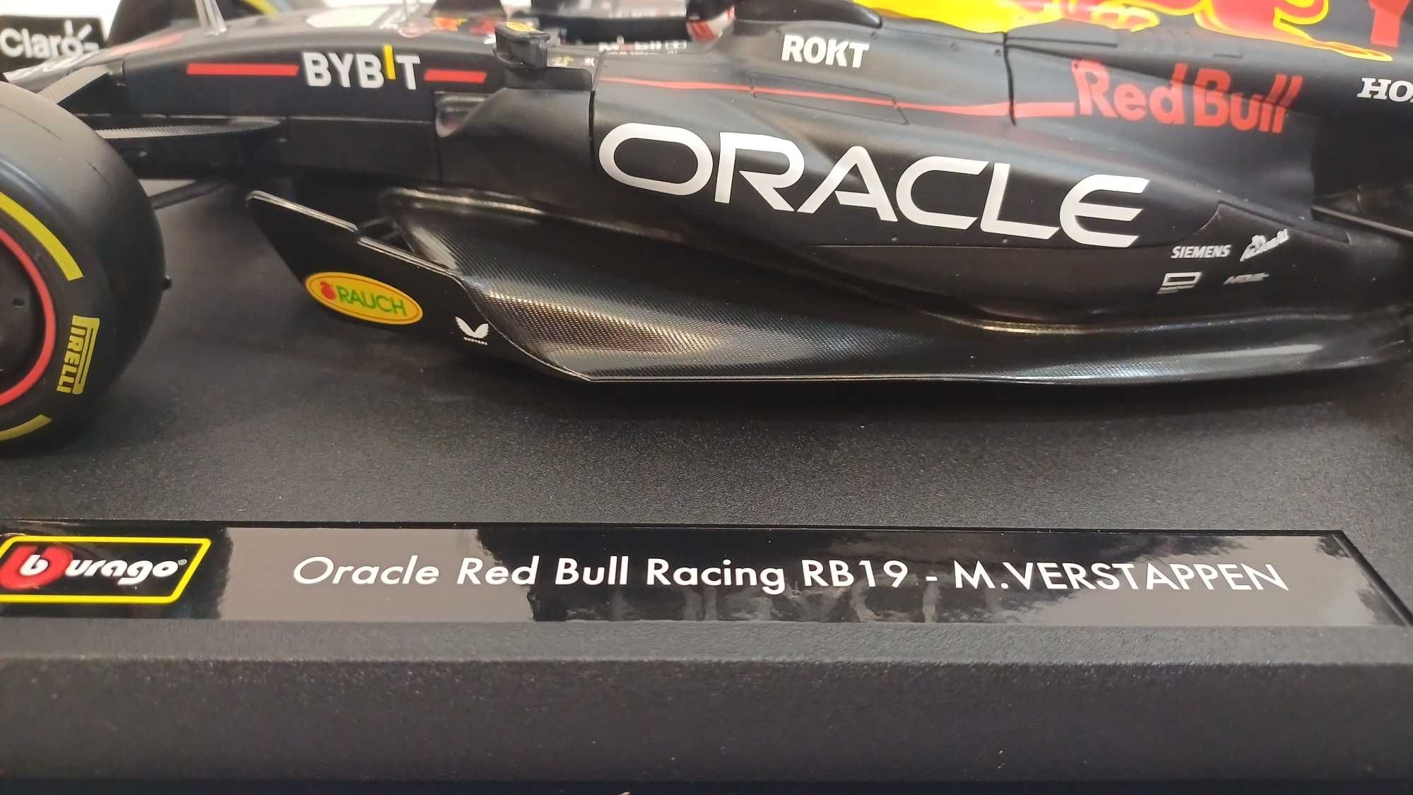 1/18 Red Bull Racing RB19 Max Verstapen - Bburago Racing