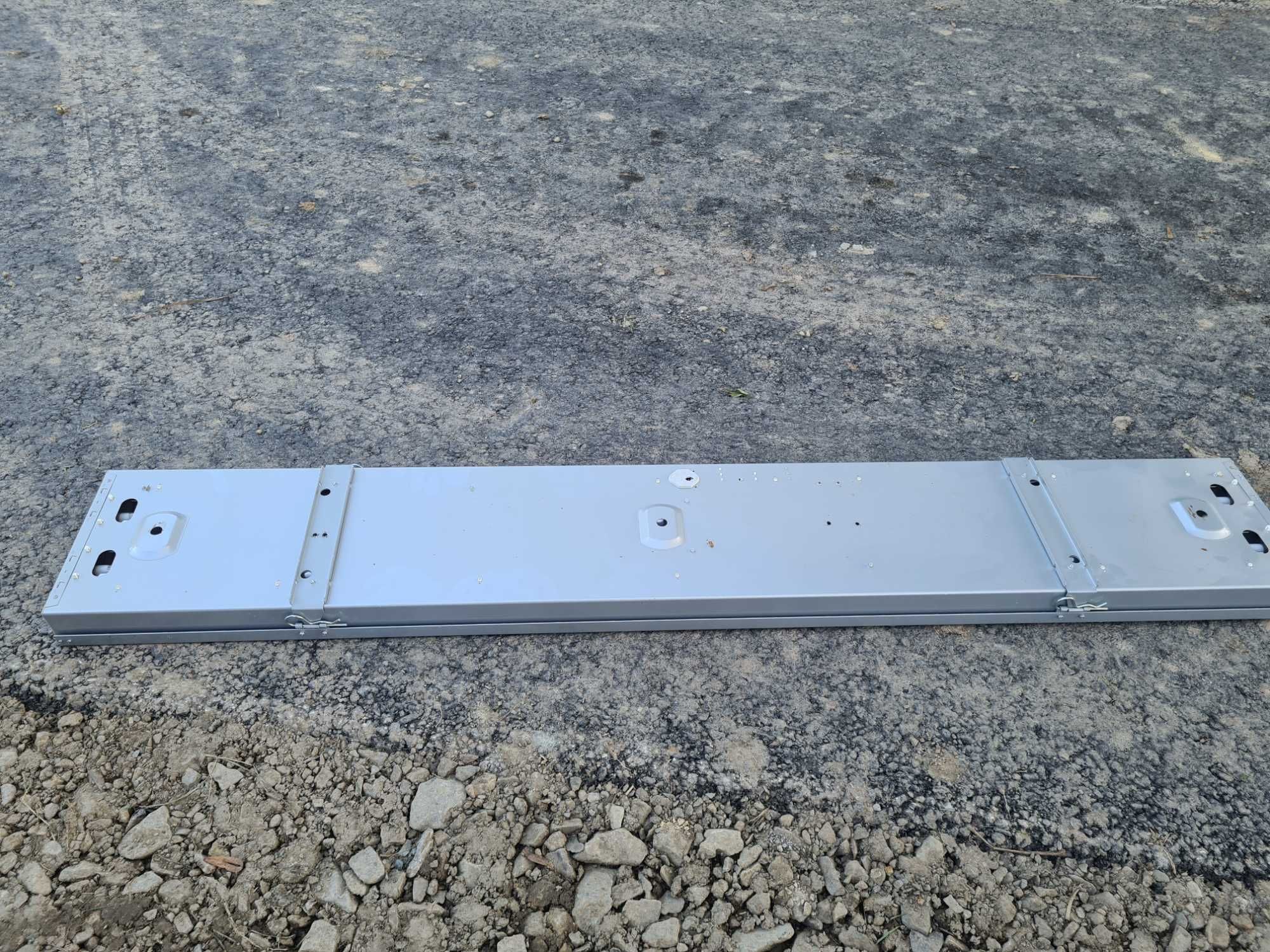 Lampy Swietlówki do garażu warsztatu