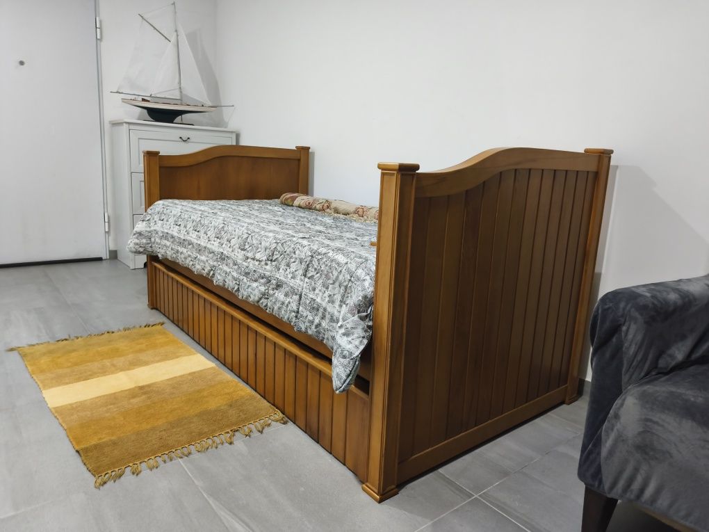Cama de solteiro com gaveta e 2 colchões
