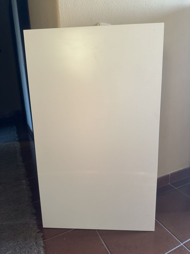 Mesas IKEA, tampo branco