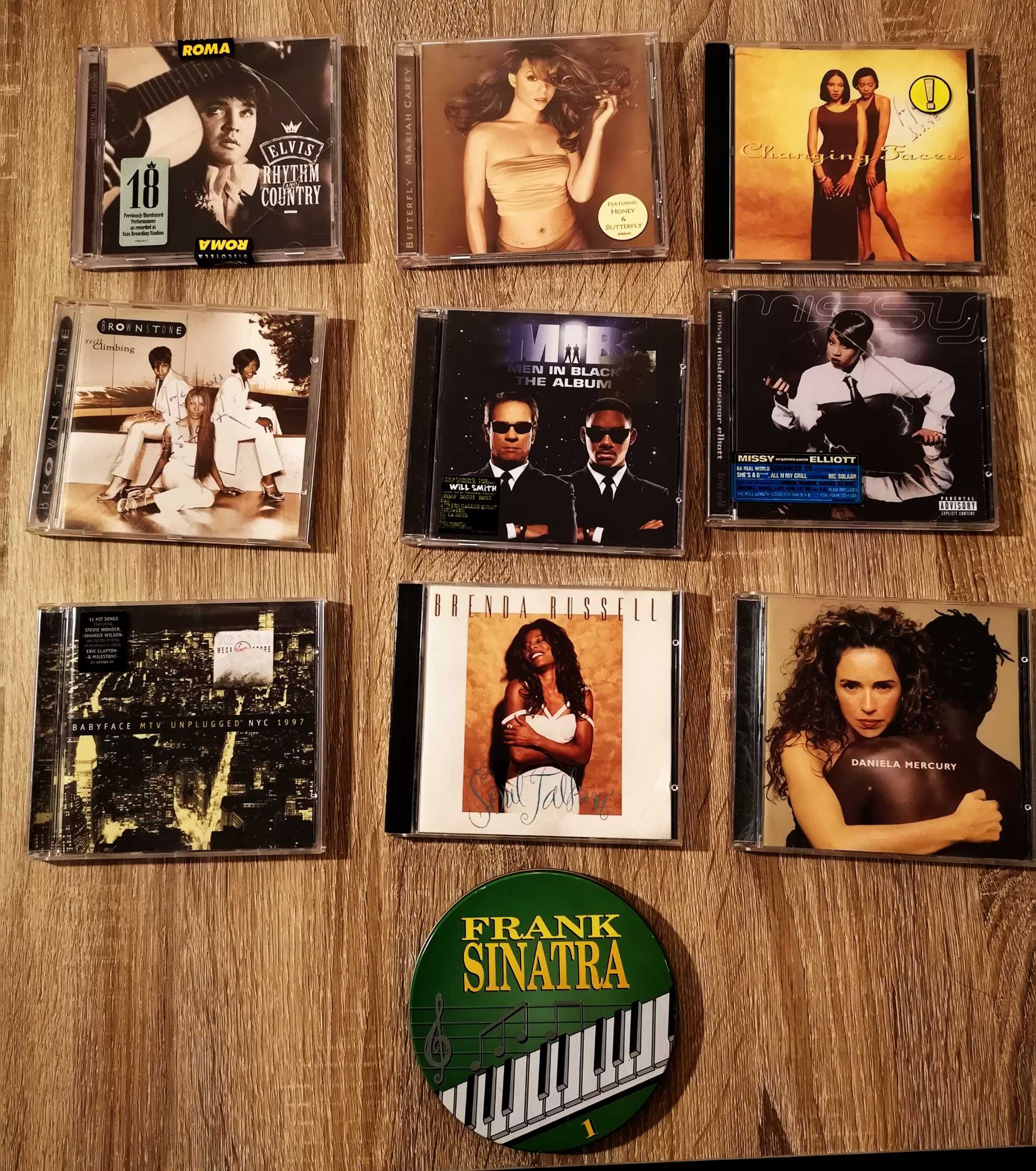 40 CD 's de musica africana + 7 CD's de outros artistas