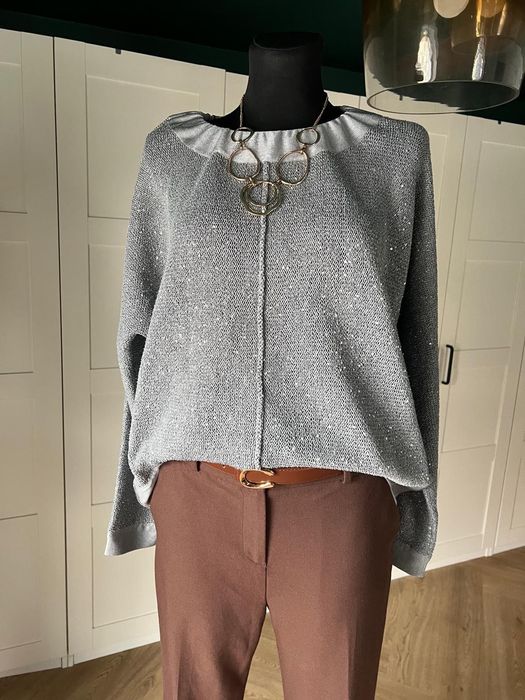 Szary sweter ze srebrnymi cekinami rozmiar 44 XXL marki Monnari