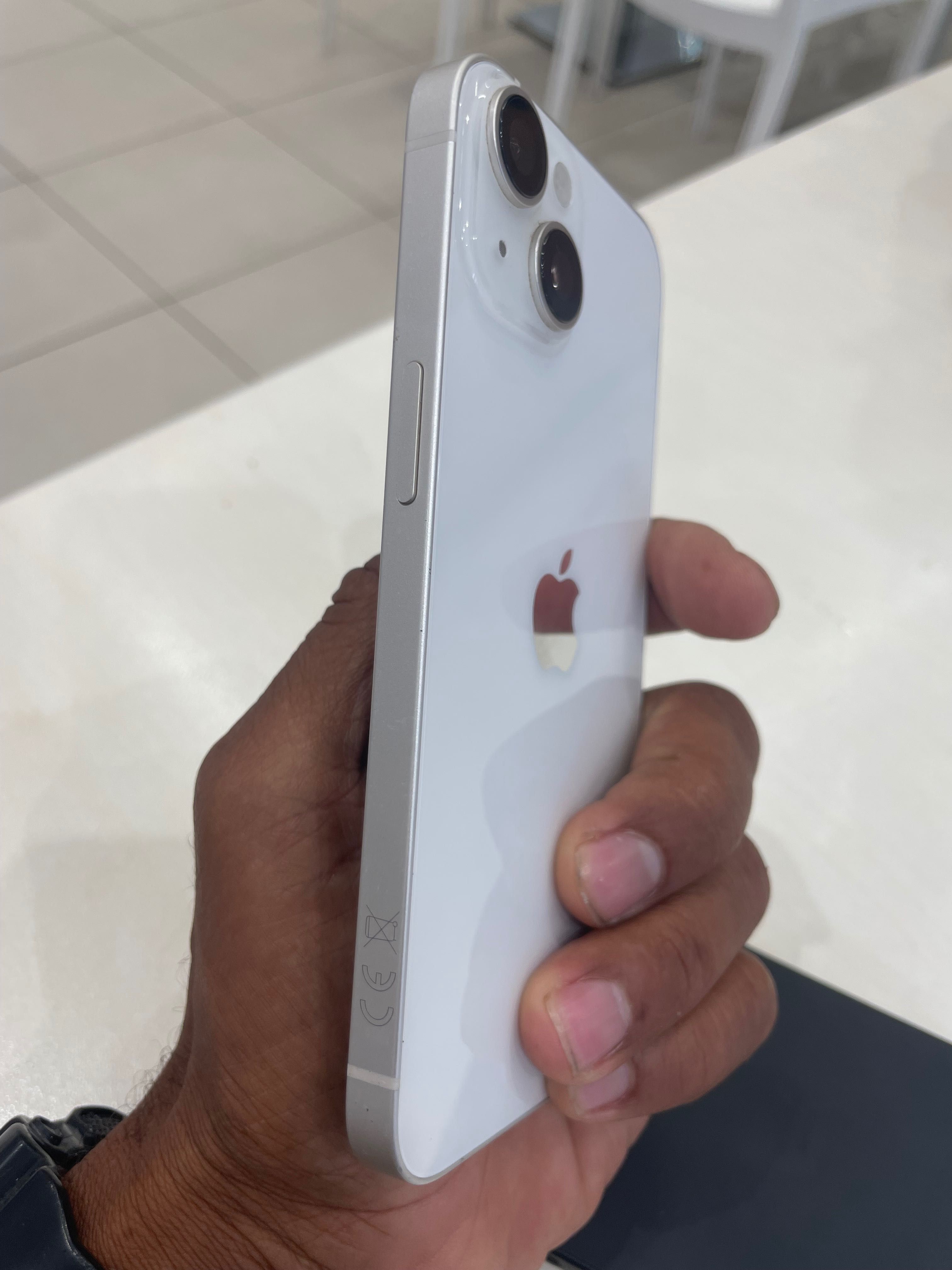 iPhone 14, impecável