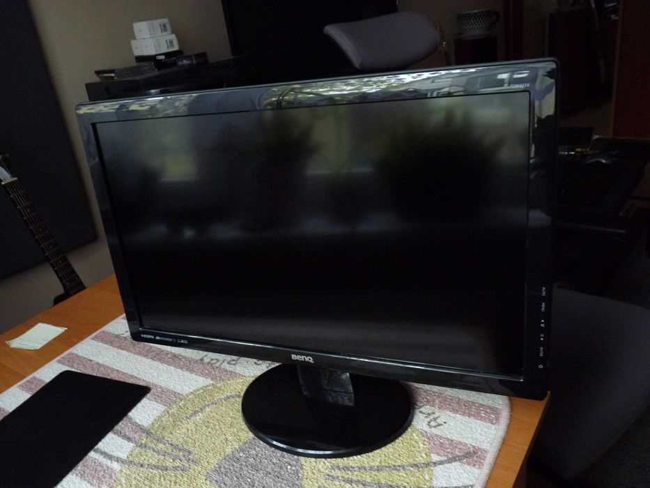 Monitor LED 22 cale
