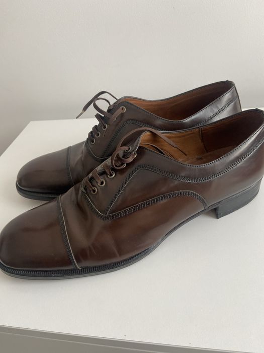 Sapatos de couro legitimo