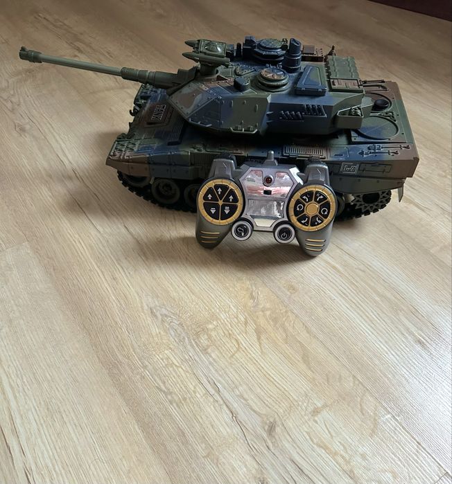 Tank leopard 2 на радіо управлінні