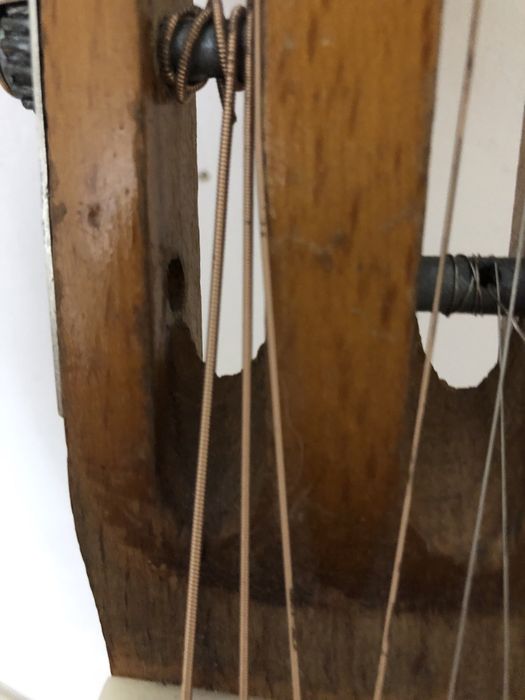 Радянська гітара зі звукознімачем