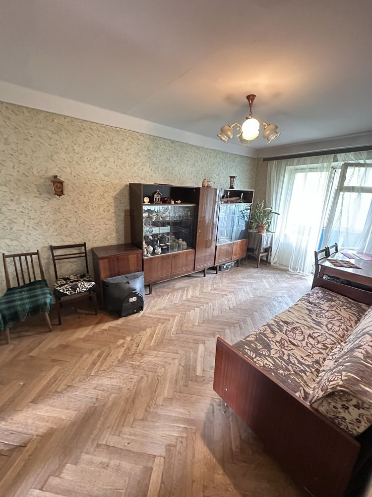 Продам 3к квартиру в Києві. Вул. Кавказька 9. Центральна частина міста
