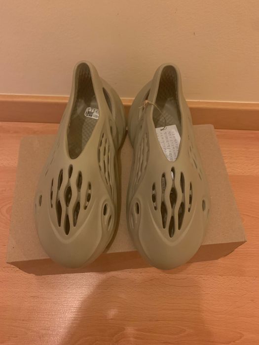 Yeezy foam runner stone salt