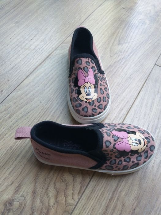 Czapeczka i kapcie rozm. 27 Minnie Mouse zestaw