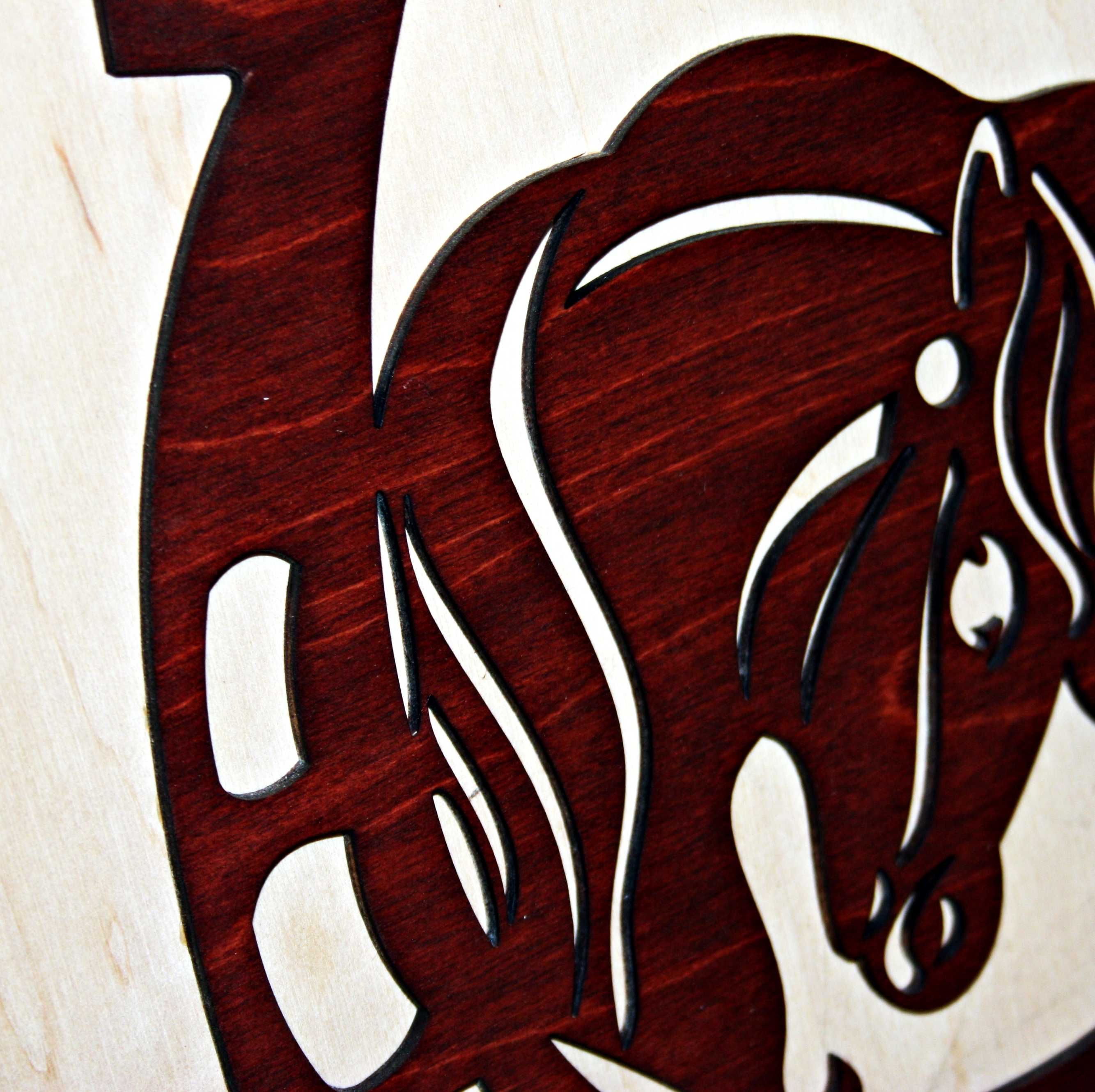 Drewniana tabliczka podkowa z koniem 3D