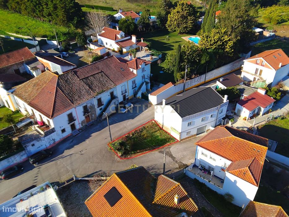 Terreno para construção no centro da Roliça