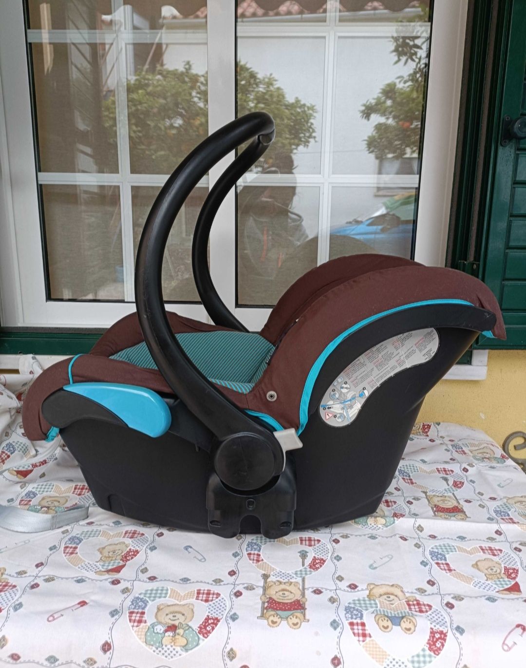 Ovinho para bebé da marca "Bébé Confort'' Streety.fix