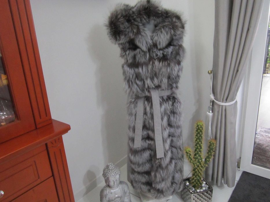 rezerwacja Hit długa kamizelka cieplutka z futrem naturalnym lisa