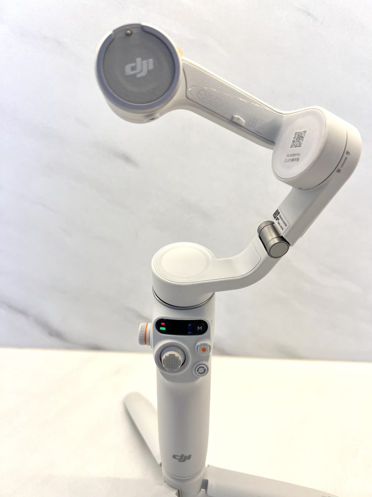 Gimbal DJI osmo mobile 6 (Platinum Gray)
