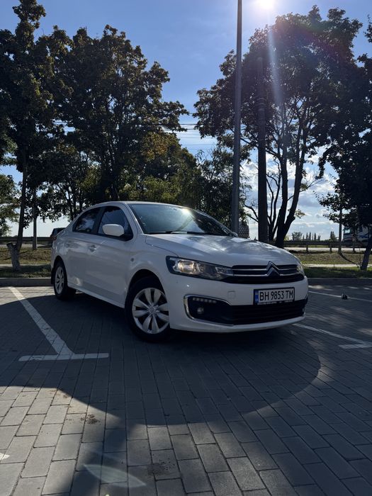 Продам Citroen C Elysee 1.2 2019 рік в гарному стані