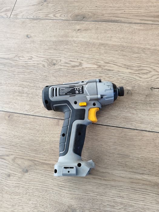 Zakrętarka udarowa Titan 18v