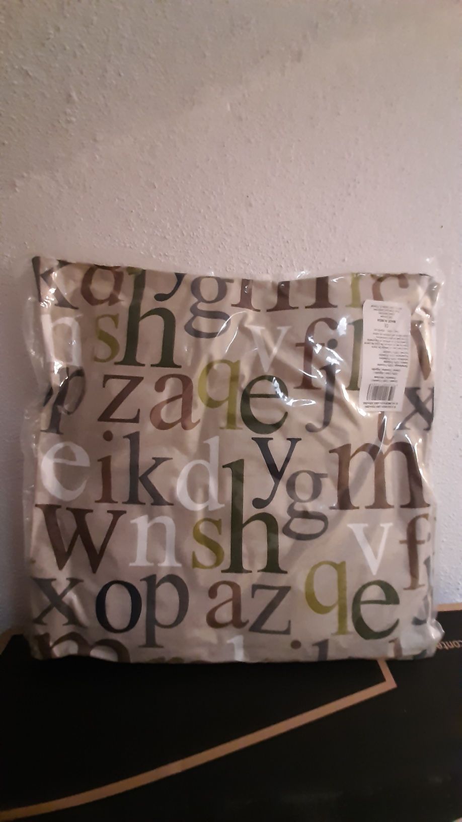 Almofada decorativa com letras